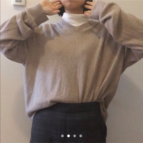 Tommy Hilfiger beige v neck knit sweater - Picture 2 of 4